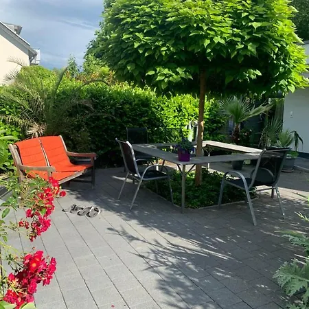 Michaela Koest Κωνσταντία